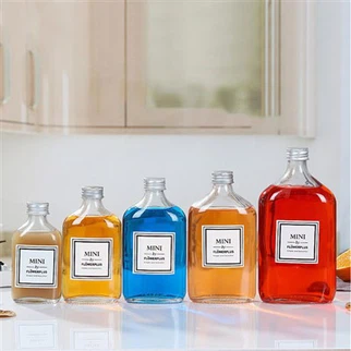 Saftflaschen aus Glas mit Deckel